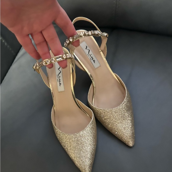 Nina, glitter gold shoes with jewel ankle strap.Size 7. Beautiful shoes. - Picture 3 of 5